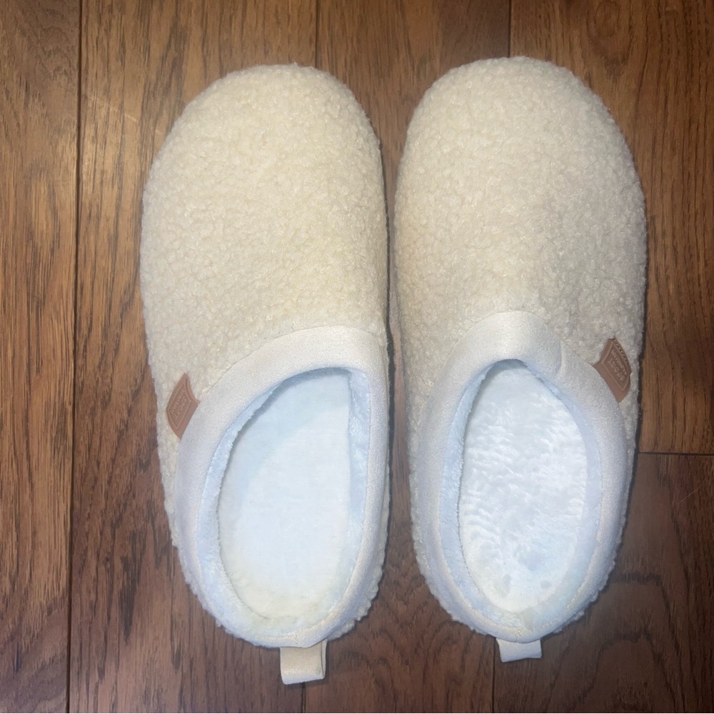 Women's Cream Fleece Slippers